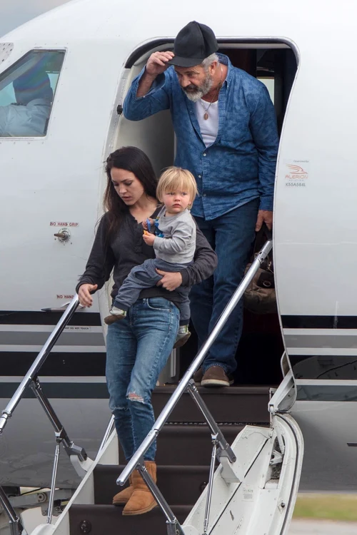 *EXCLUSIVE* Mel Gibson and family touch down in Atlanta jpeg