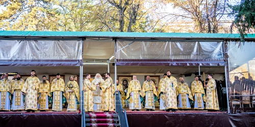 preoţi de la Arhiepiscopia Sucevei, foto Facebook Arhiepiscopia Sucevei jpg