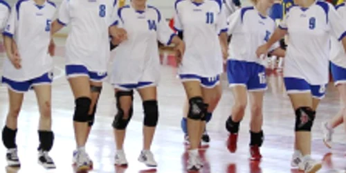 Toate fetele din echipa liceului sunt legitimate la Nova Force (foto atleticgiurgiu.ro)