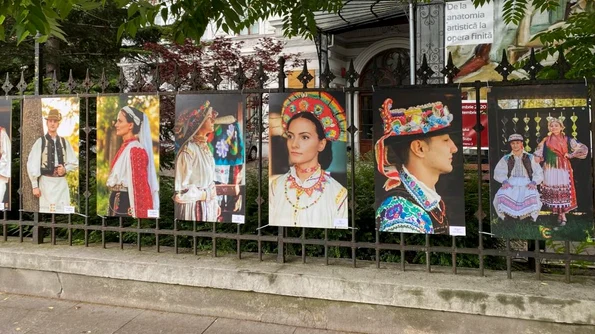 Expoziție outdoor de fotografie, dedicată aniversării Zilei Internaționale a Iei, la Palatul Suțu jpeg