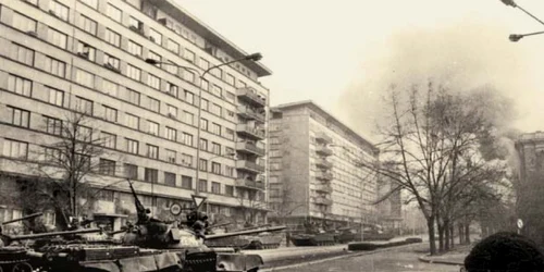 Armata română a folosit întreaga tehnică militară , în timpul Revoluţiei din 1989, într-un adevărat război de gherilă  