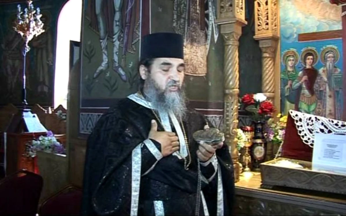 
    Preotul Ene Marin (64 de ani), slujitor la biserica Fotăcheşti din oraşul Videlefoto: Adevarul  