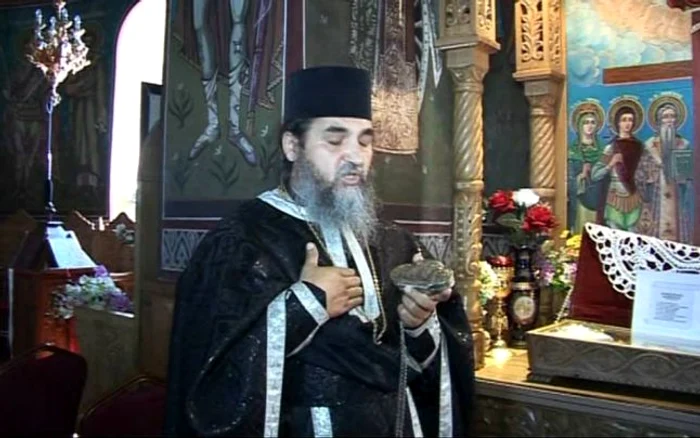 Preotul Ene Marin (64 de ani), slujitor la biserica Fotăcheşti din oraşul Videlefoto: Adevarul