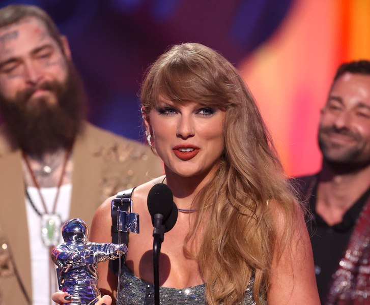 Răspunsul surprinzător al lui Donald Trump după ce Taylor Swift a anunțat că o susține pe Kamala Harris