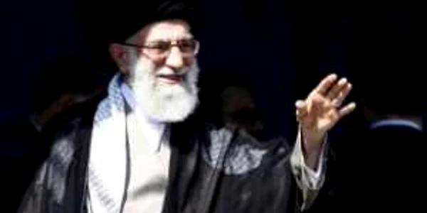 Khamenei îi ordonă lui Ahmadinejad să-l demită pe prim-vicepreşedintele iranian