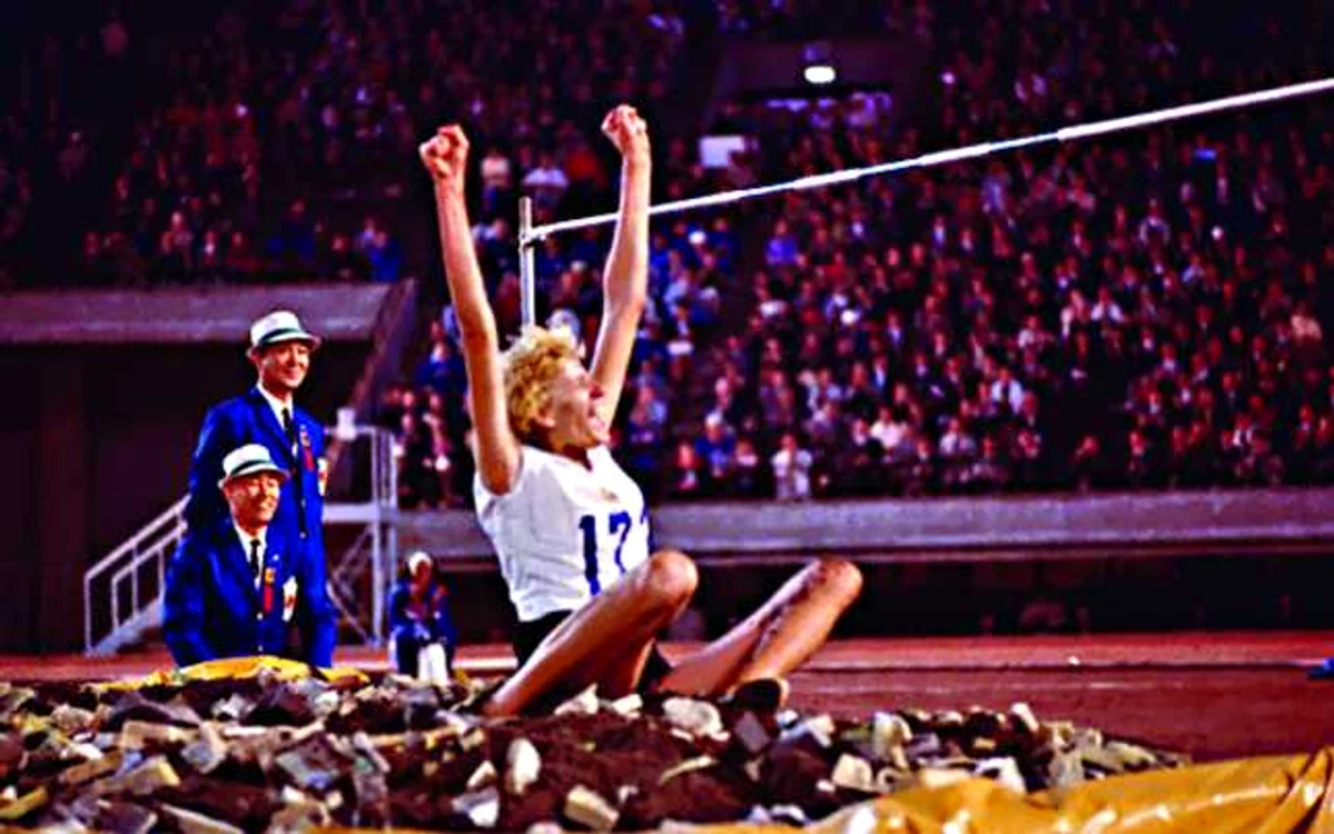 Iolanda Balaș a devenit campioană olimpică în 1960
