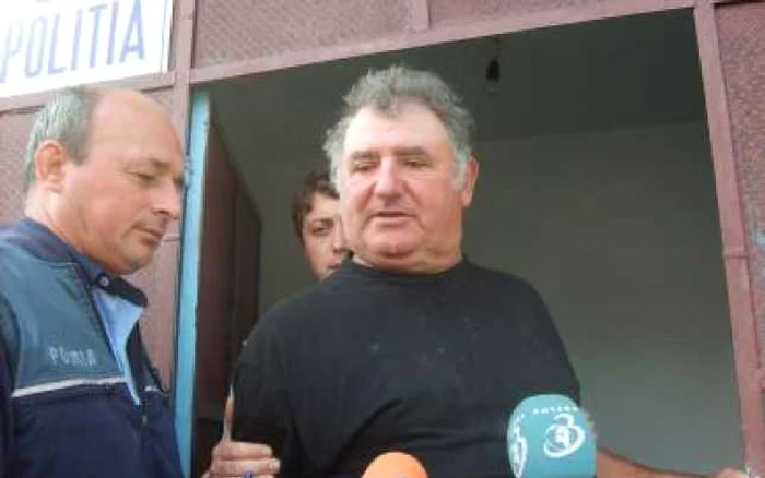 Piteşti: TRAGEDIE: Şi-a omorât soţia după 40 de ani de căsnicie