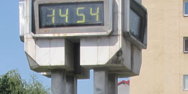 Acele  ceasornicelor vor fi date cu o oră înapoi, ora 04,00 va deveni ora 03,00