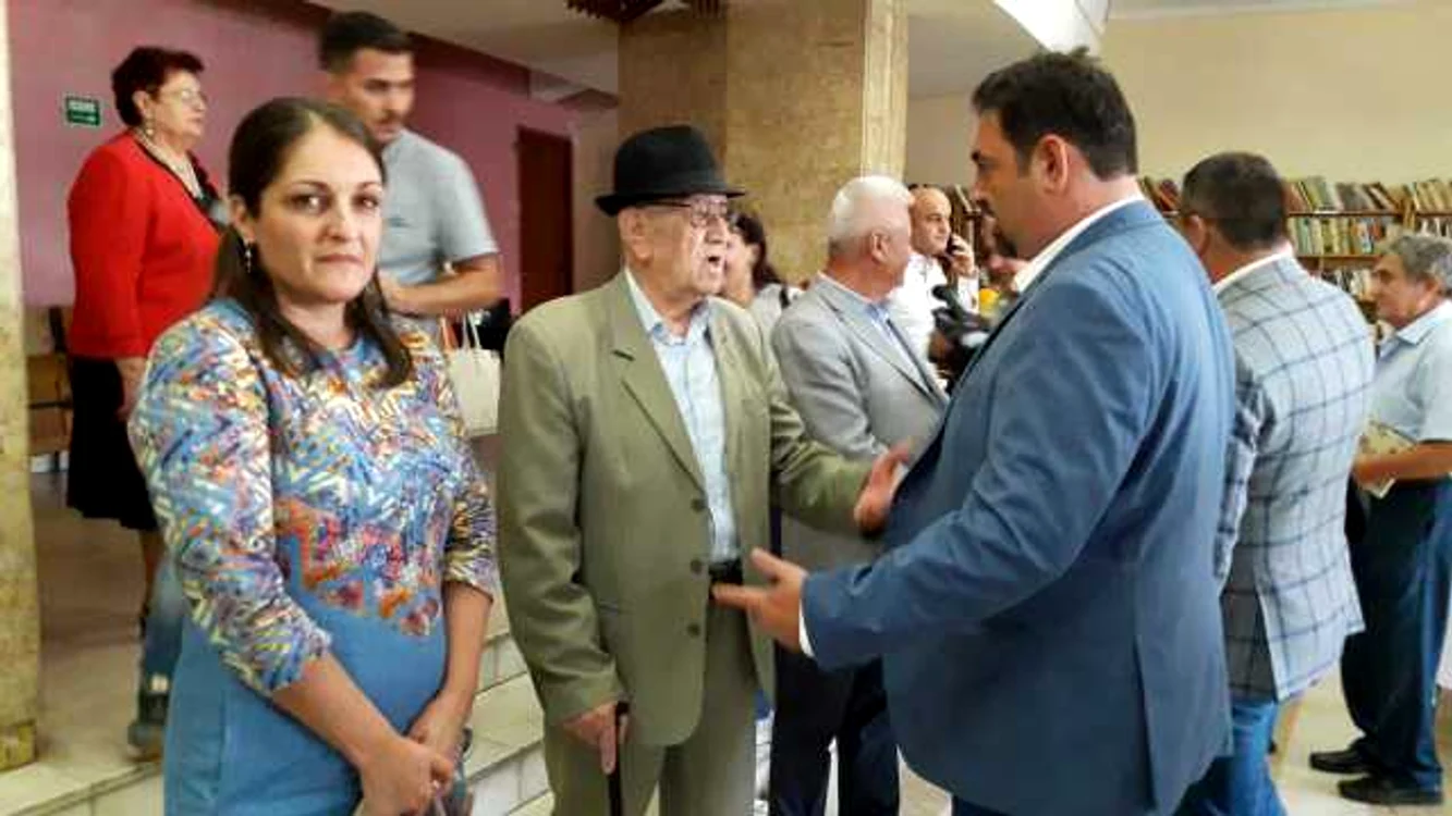 spectacol ziua pensionarilor slatina
