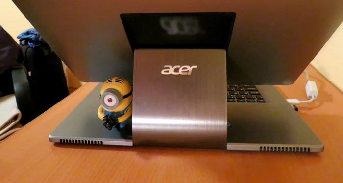 acer aspire r7