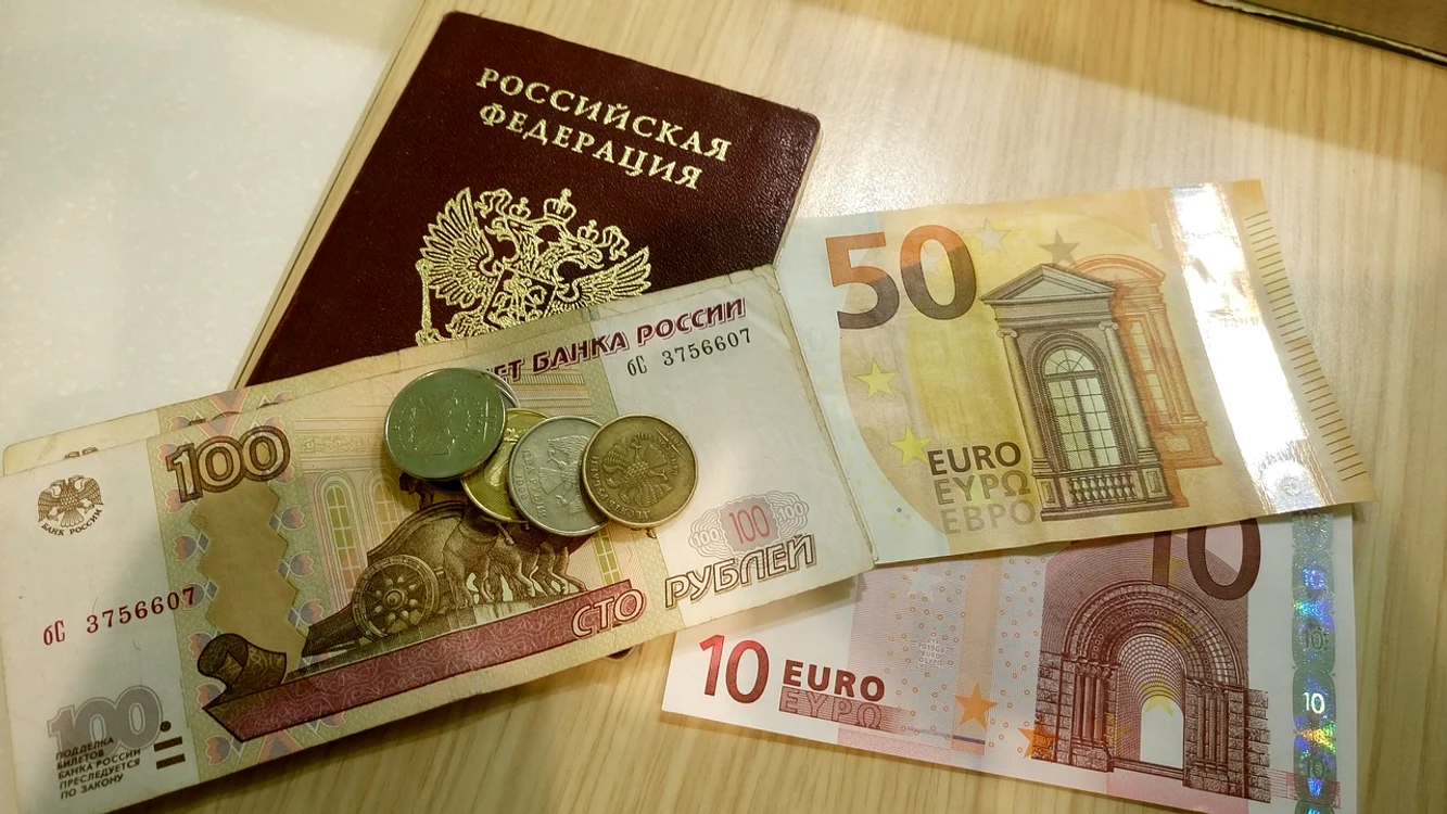 rubla ruseasca si euro jpg