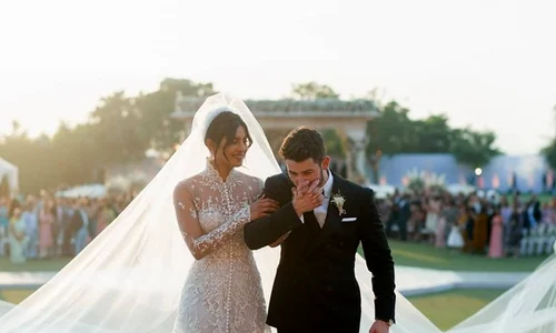 Nick Jonas şi Pryanka Chopra au respectat şi tradiţiile creştine, şi tradiţile indiene jpeg