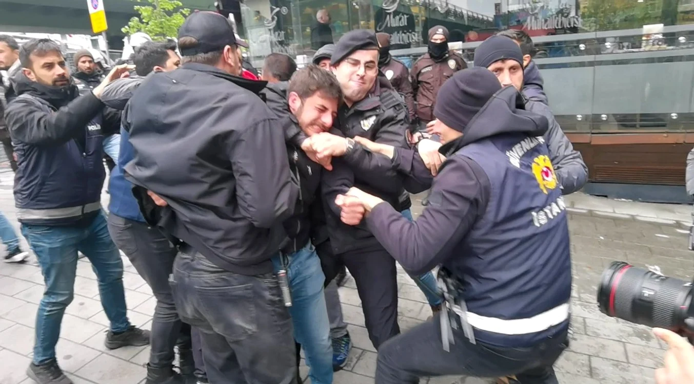 Peste 400 de persoane arestate la Istanbul în timpul manifestațiilor de 1 Mai FOTO: X
