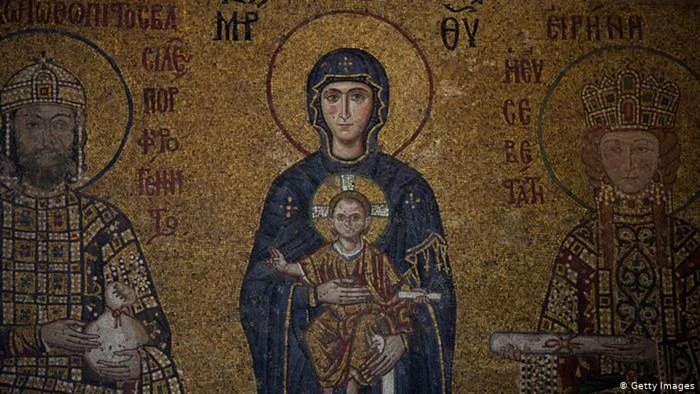 Maica Domnului cu Pruncul Iisus, mozaic descoperit recent în Hagia Sophia