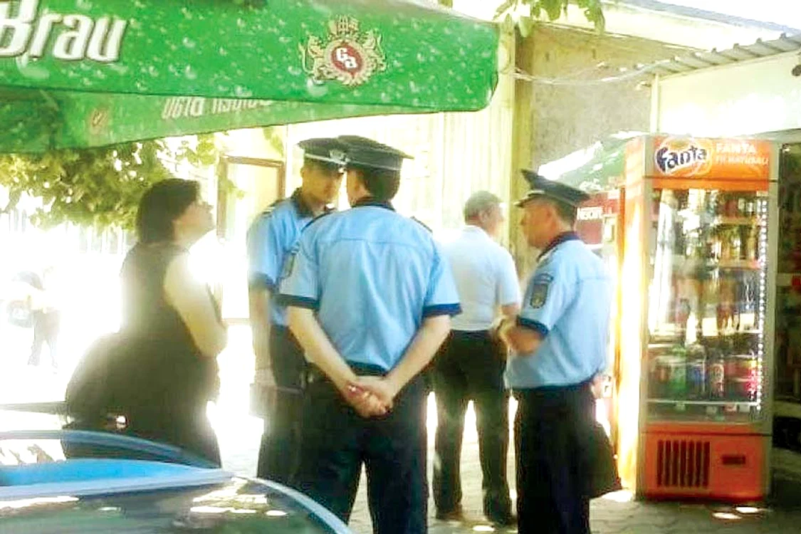 
    Agresiunea a avut  loc la un chioşc situat  în centrul oraşului  (FOTOGRAFII: Neptun Tv/presadegalati.ro)  