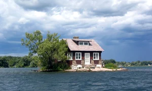 Thousand Islands single house jpg