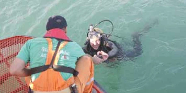 Constanta: Scafandrii au folosit o tonă şi jumătate de ciment special pentru etanşarea epavei Paris