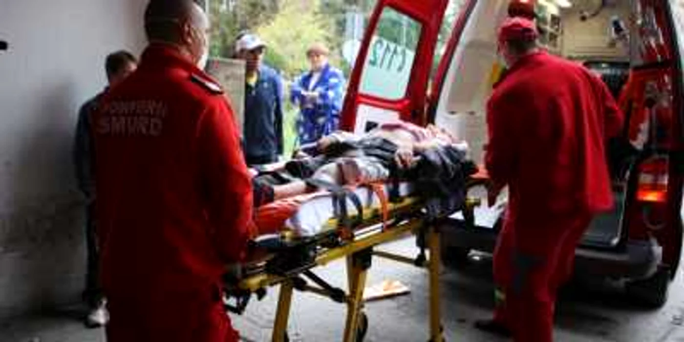 Bărbatul a fost transportat la spital 