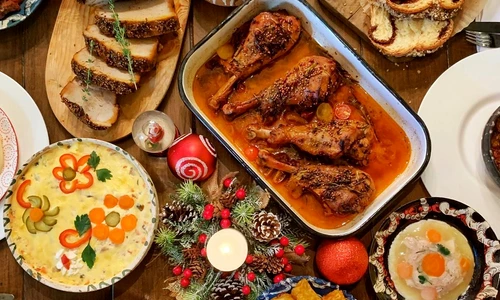 1 foto masa de craciun jpg jpeg