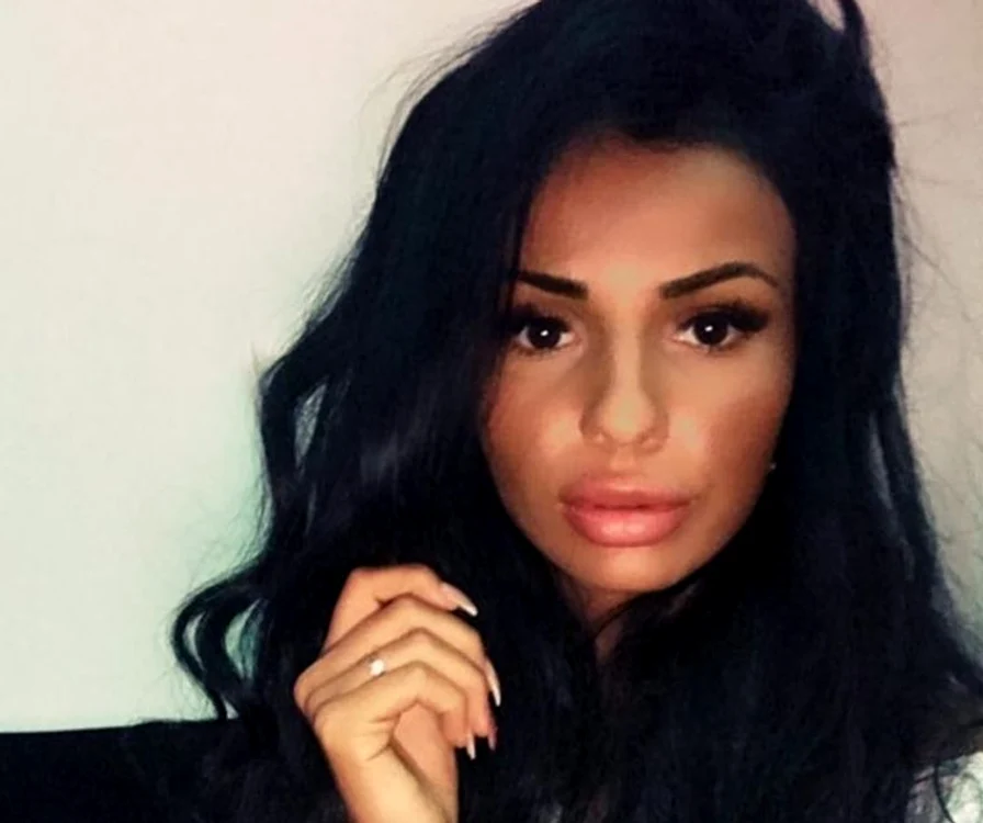Aşa arăta Andreea Duţă înainte de rinoplastieFoto: arhivă personală