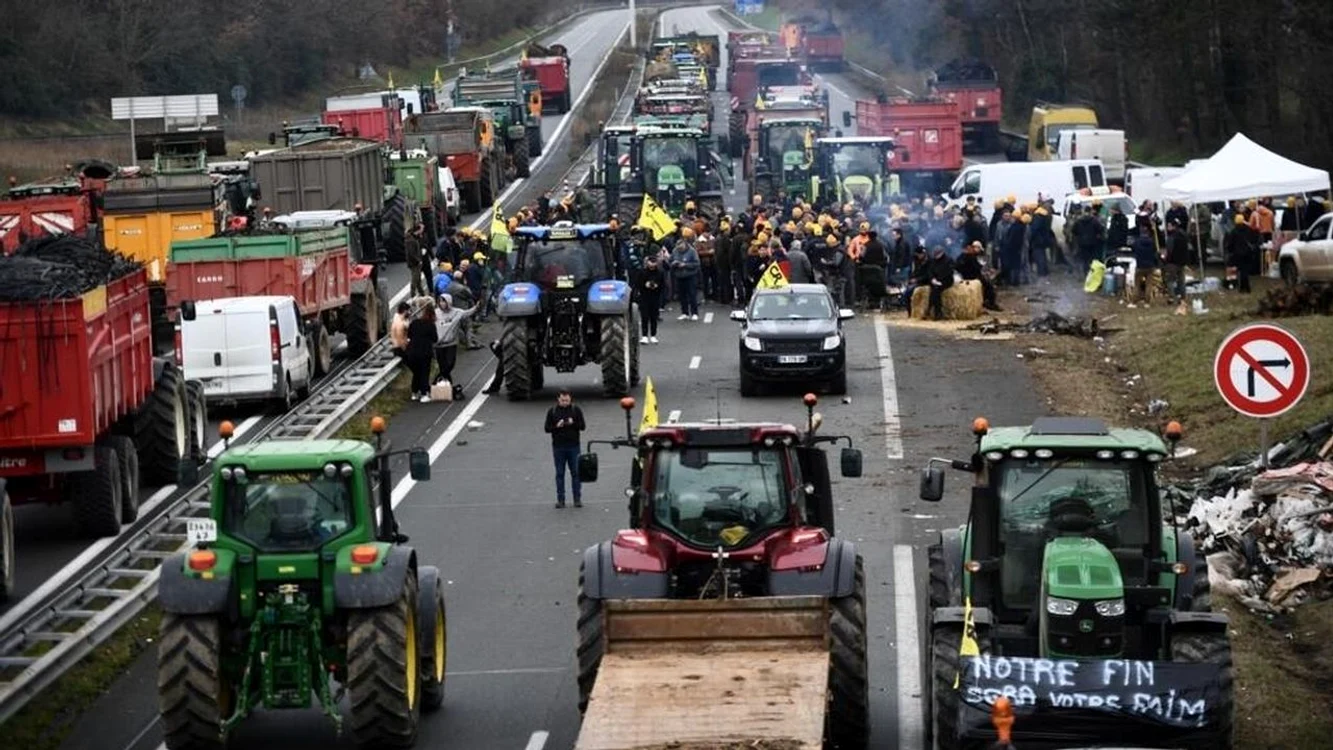 proteste fermieri francezi jpeg
