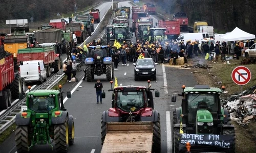 proteste fermieri francezi jpeg