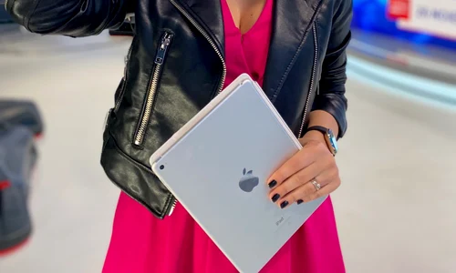 Iulia Ionescu e mai atrasă de gadgeturi decât de modă jpeg
