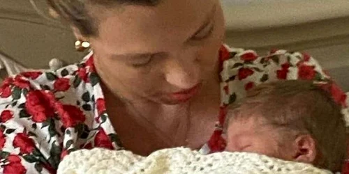 Nicholas fiul premierului britanic Boris Johnson si mama sa Carrie Symonds FOTO Carrie Symonds / Instagram