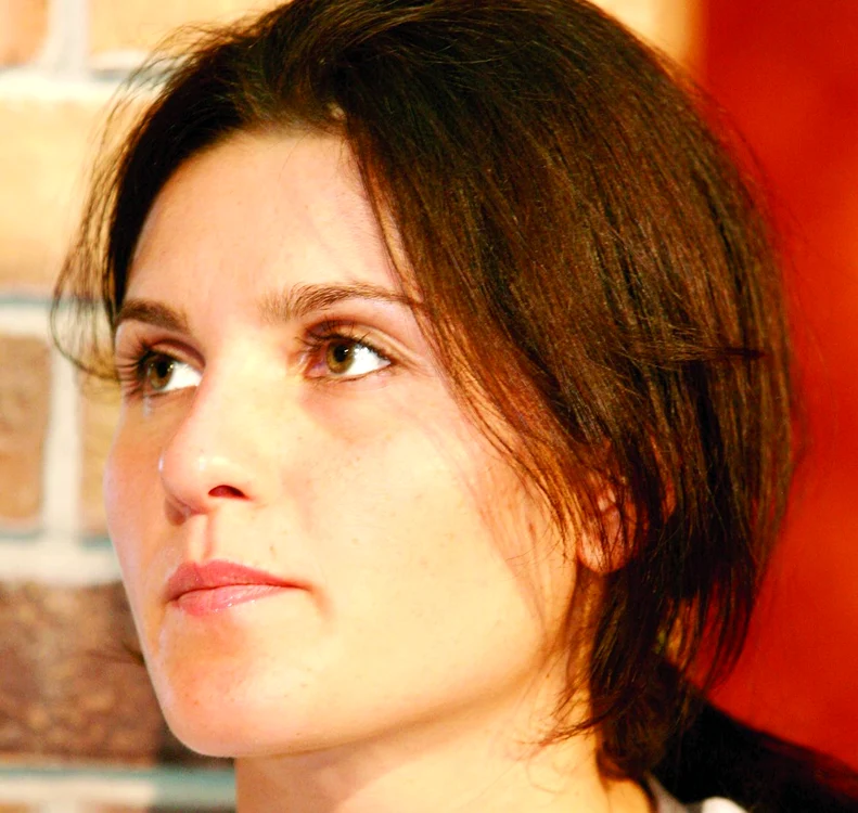 La trei săptămâni după ce pierde primul copil, Adina trebuie să facă un nou avort