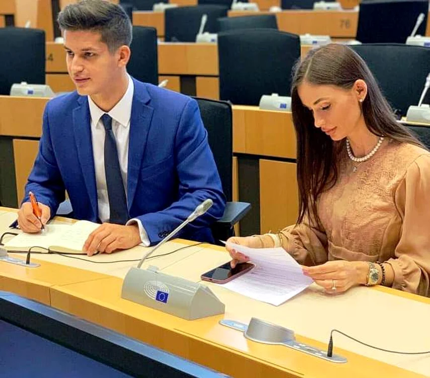 Mihnea Năstase și Corina Corolevschi, într-o zi normală, la serviciu, în Parlamentul European