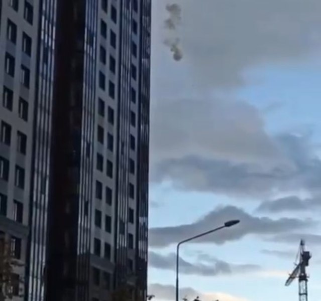 Momentul în care apărarea rusă interceptează drone deasupra Sankt Petersburg