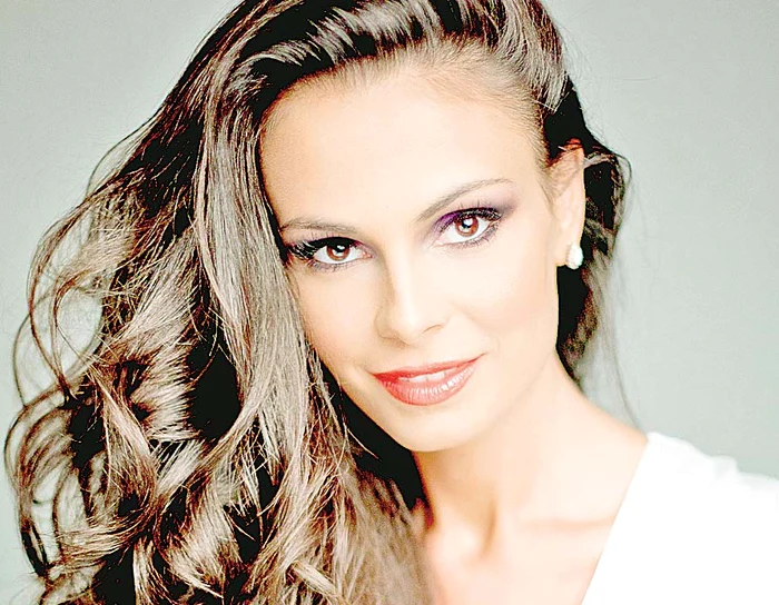 Anca Serea se bazează pe sucuri din fructe şi legume