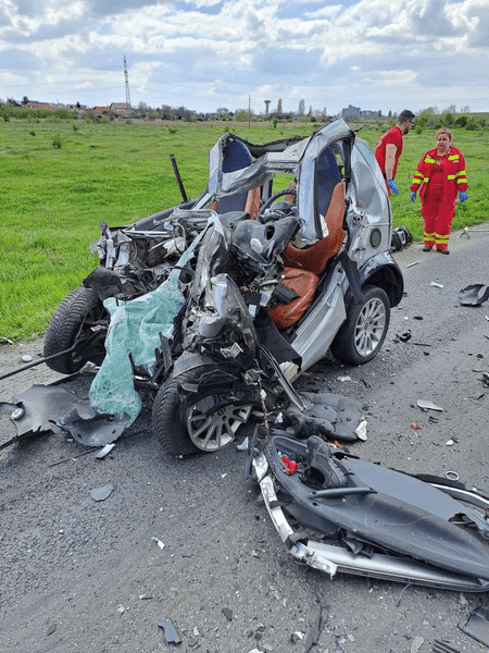 Accident cumplit cu o mașină Smart pe centura Aradului. Șoferul a murit pe loc, din cauză s-a produs tragedia