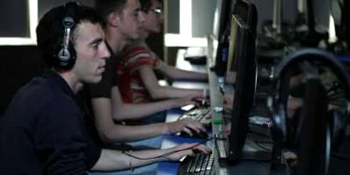 Inginerii IT supravegheză de la Timişoara reţele de telefonie