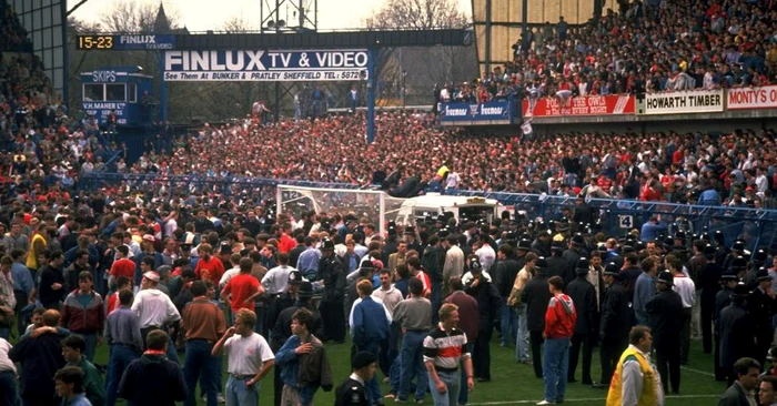 
    Peluza suprapopulată a dus la o ambuscadă cu efecte devastatoare pentru fanii lui LiverpoolFoto Click!  