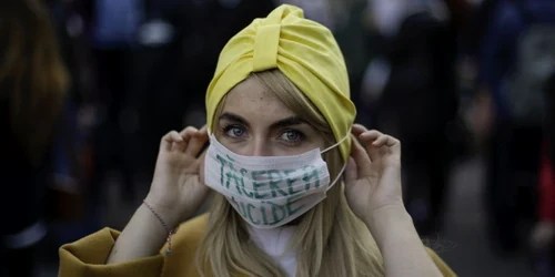 Protest în Piaţa Universităţii împotriva HexiPharma. FOTO Inquam Photos/Octav Ganea