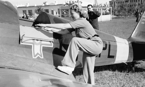Irina Burnaia, prima femeie aviator care a survolat Carpaţii jpeg