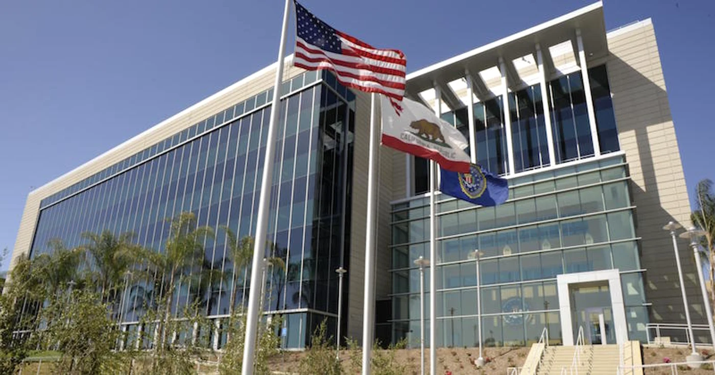  Puştiul a fost cercetat de FBI. FOTO Sediul FBI din San Diego / Sursă: FBI