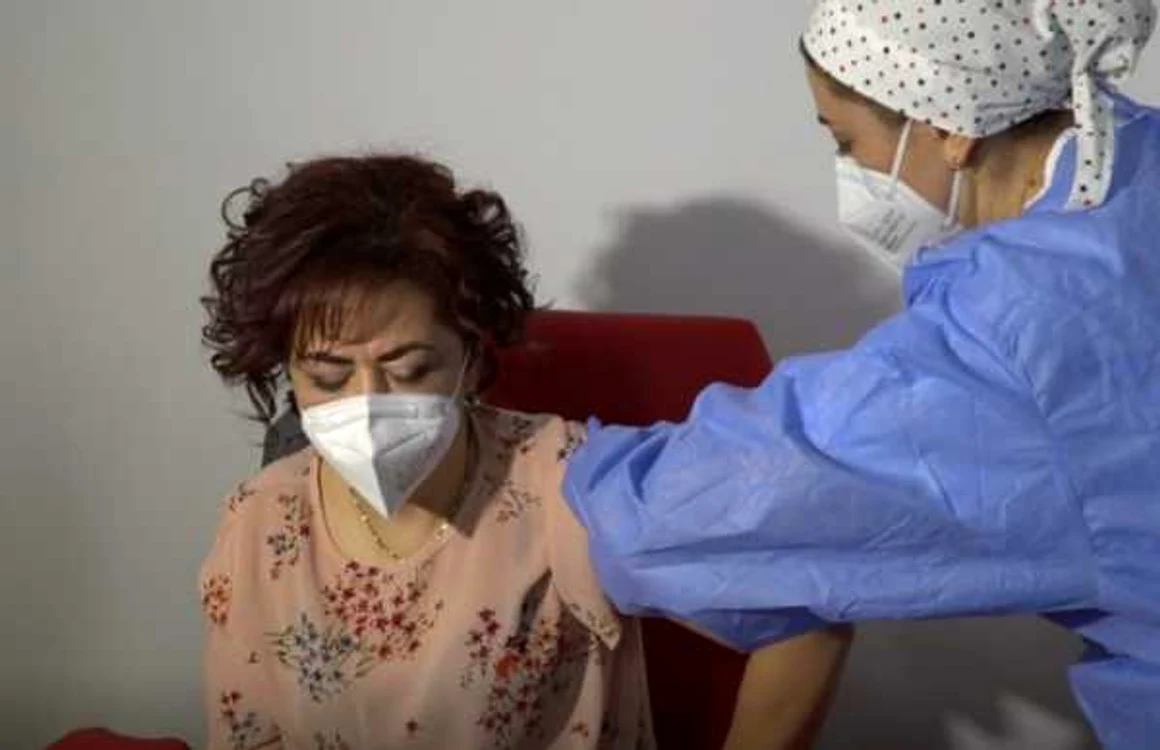 Şefa DSP s-a vaccinat prima din judeţ FOTO botosaninews.ro