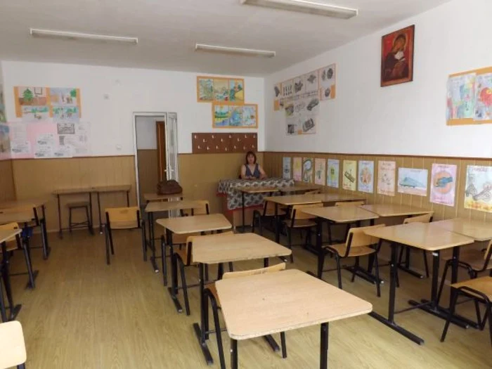 Profesorul de matematică Nicoleta Paşov în sala de meditaţii FOTO Corina Macavei