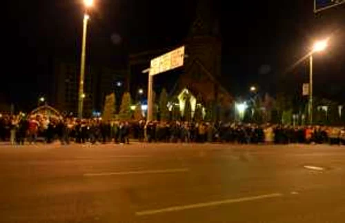 Slujba de Înviere la Biserica de Lemn.