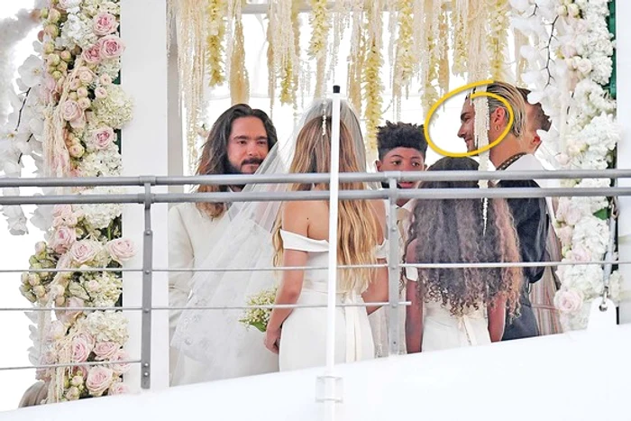 Slujba a fost oficiată de fratele geamăn al lui Tom