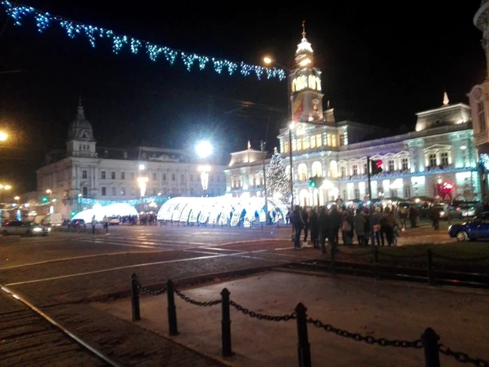 Centrul Aradului este iluminat festiv Foto Claudia Untaru