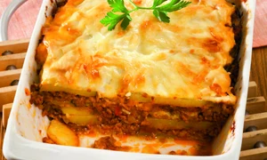 musaca de cartofi si carne jpeg