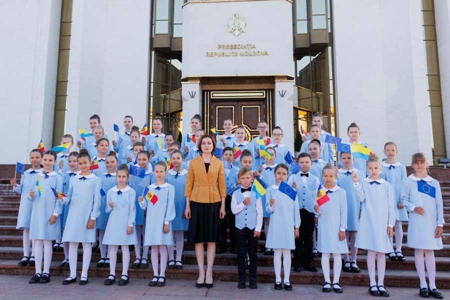 Rep. Moldova, mesaj de susținere de Ziua Ucrainei: Recunoscători pentru forța cu care protejează pacea și securitatea în regiune