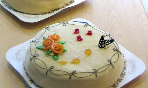 Tort de martipan cu crema de piersici jpeg