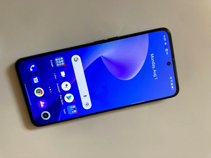 realme GT Neo 3 150W. FOTO Adrian Pogîngeanu