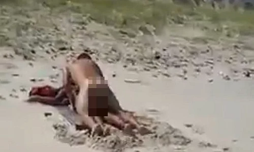 Cei doi amorezi nu s au sfiit deloc de faptul că se aflau în public jpeg
