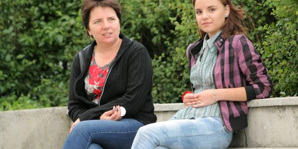 Alice Neacşu şi mama ei sunt cele mai bune prietene. Foto: Bogdan Crăciun. 