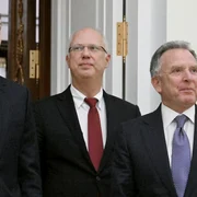 Jared Kushner, Kirill Dmitriev și Steve Witkoff FOTO X @WeReporter jfif